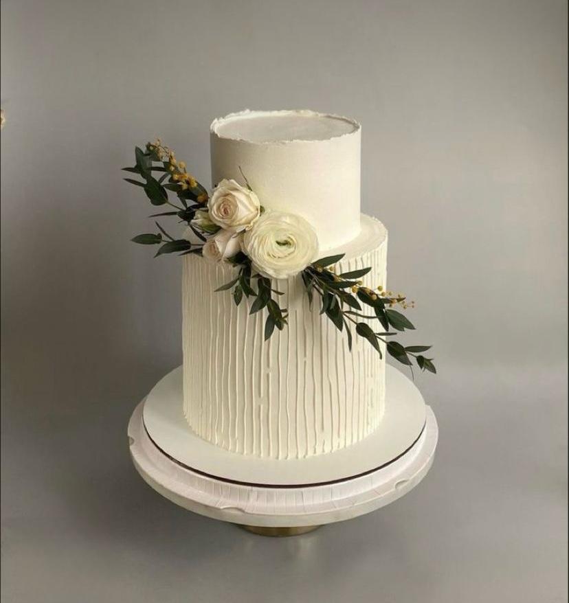 Elegant handcrafted cake from Atelier Cakes studio — Middleburg, Virginia